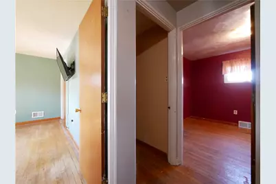 2046 Pioneer Ave, Pittsburgh, PA 15226 - Photo 11