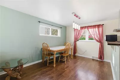 1649 Pembroke Dr, Scott Township, PA 15243 - Photo 11