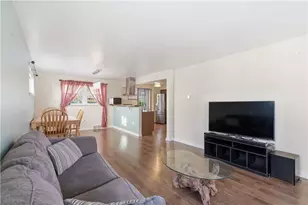 1649 Pembroke Dr, Scott Township, PA 15243 - Photo 9