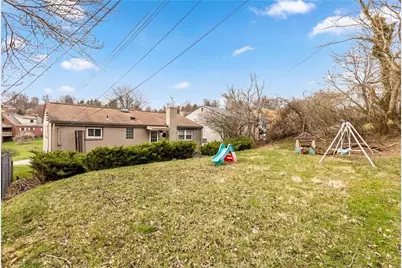 1649 Pembroke Dr, Scott Township, PA 15243 - Photo 3