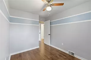 1649 Pembroke Dr, Scott Township, PA 15243 - Photo 19