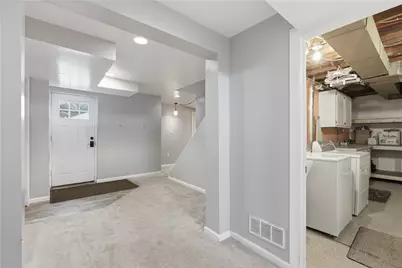 1649 Pembroke Dr, Scott Township, PA 15243 - Photo 29