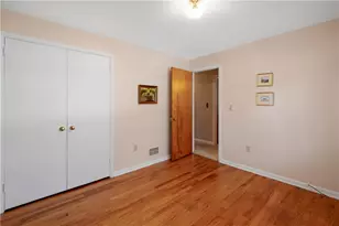 2611 Autumnwood Dr, Pittsburgh, PA 15116 - Photo 17