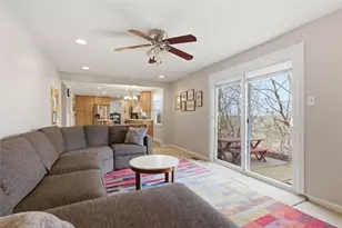 341 Carmell Dr, Pittsburgh, PA 15241 - Photo 15