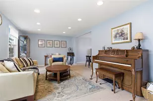 341 Carmell Dr, Pittsburgh, PA 15241 - Photo 3