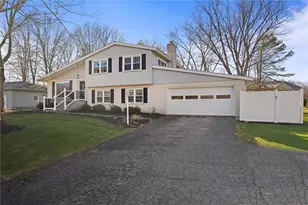 795 Robertson Rd, Hermitage, PA 16148 - Photo 1