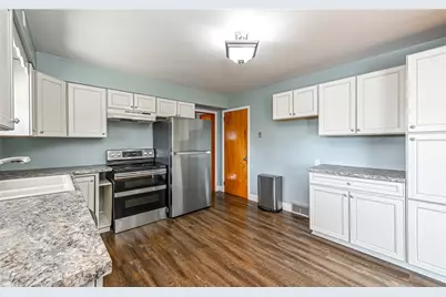 301 W 12th St, Donora, PA 15033 - Photo 9