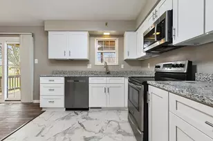 404 Mecklem Ln, Franklin Township, PA 16117 - Photo 7