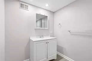 649 Rolling Green Dr, Bethel Park, PA 15102 - Photo 39