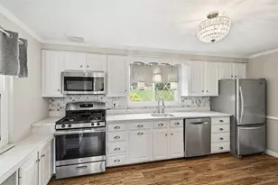 649 Rolling Green Dr, Bethel Park, PA 15102 - Photo 13