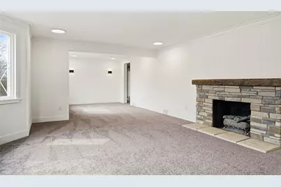 649 Rolling Green Dr, Bethel Park, PA 15102 - Photo 7