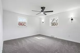 649 Rolling Green Dr, Bethel Park, PA 15102 - Photo 29