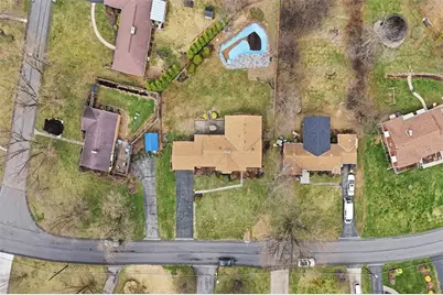 649 Rolling Green Dr, Bethel Park, PA 15102 - Photo 3