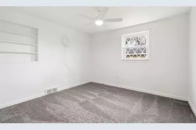 649 Rolling Green Dr, Bethel Park, PA 15102 - Photo 31