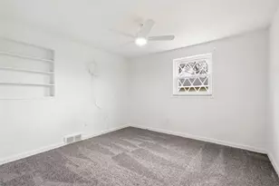 649 Rolling Green Dr, Bethel Park, PA 15102 - Photo 31