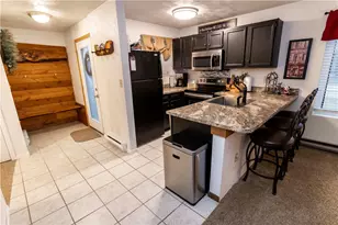 5008 Summit Dr, Hidden Valley, PA 15502 - Photo 7