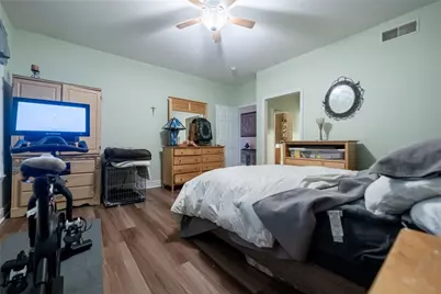 302 Mackenzie Ln, Ross Twp, PA 15229 - Photo 13