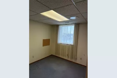 537 Lincoln Hwy, East McKeesport, PA 15035 - Photo 11