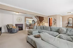 38 Castle View Dr, Kennedy Township, PA 15136 - Photo 7