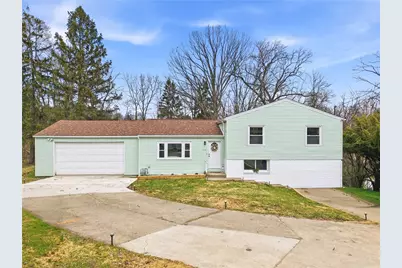 1049 Biscayne Dr, Hermitage, PA 16148 - Photo 3