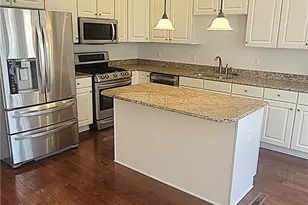 523 E Vanderbilt Dr, Adams Township, PA 16046 - Photo 9