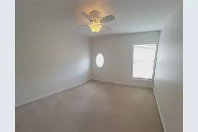 523 E Vanderbilt Drive, Adams Township, PA 16046 - Photo 13