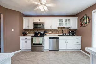 501 Casa Vita Dr, Hempfield Township, PA 15601 - Photo 11