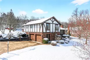 16 Ridgewood Dr, Cecil, PA 15057 - Photo 1