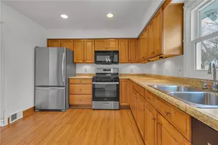 111 Roosevelt Dr, Center Township, PA 15061 - Photo 5