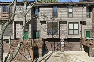 105 Laurel Ct, Ross Twp, PA 15202 - Photo 1