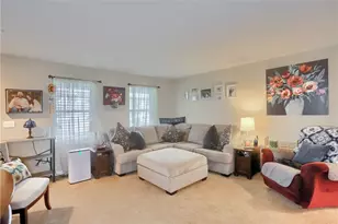 221 Spring Blossom Cir, Beaver Falls, PA 15010 - Photo 9