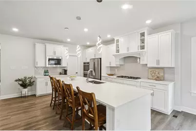 320 Crest Ln, Adams Township, PA 16046 - Photo 9