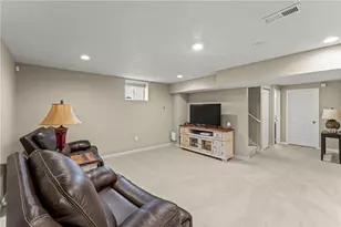 307 Regent Ct, McDonald, PA 15057 - Photo 29