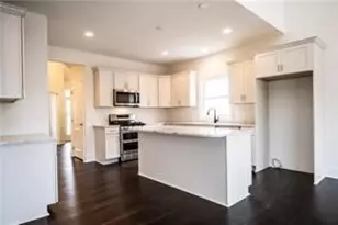 1056 Lakeside Dr, McDonald, PA 15057 - Photo 9