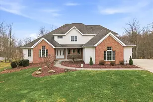 626 Lorenwood Dr, Hermitage, PA 16148 - Photo 1