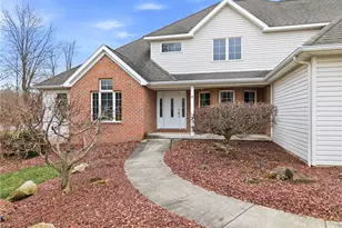 626 Lorenwood Dr, Hermitage, PA 16148 - Photo 3