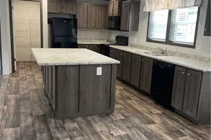 1352 Hilltop Dr, Robinson Twp, PA 15019 - Photo 3