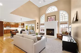 208 Farmington Dr, Peters Township, PA 15367 - Photo 9