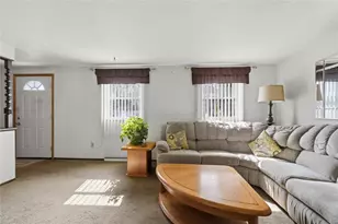 950 Elizabeth St, Liberty Boro, PA 15133 - Photo 9