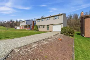 950 Elizabeth St, Liberty Boro, PA 15133 - Photo 3