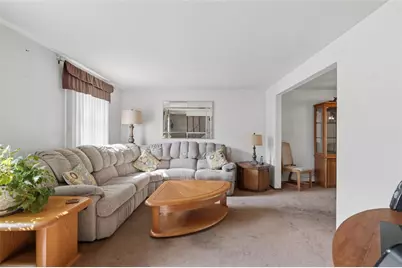 950 Elizabeth St, Liberty Boro, PA 15133 - Photo 5