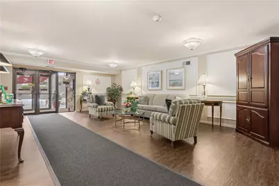 1500 Cochran Road #700, Scott Township, PA 15243 - Photo 5