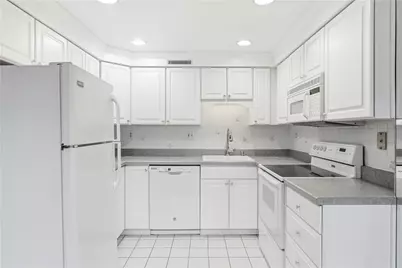 1500 Cochran Road #700, Scott Township, PA 15243 - Photo 11