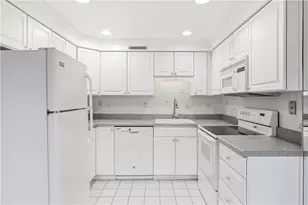 1500 Cochran Rd, Scott Township, PA 15243 - Photo 11