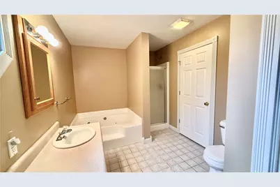 1009 W Waterford Ct, North Strabane, PA 15317 - Photo 21