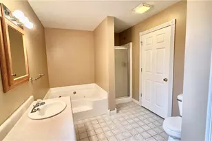 1009 W Waterford Ct, North Strabane, PA 15317 - Photo 21