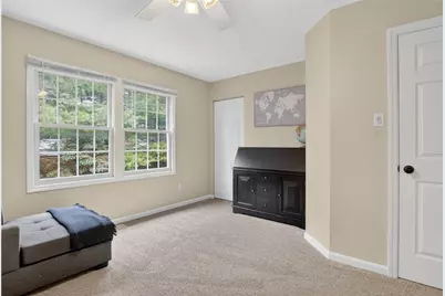 451 Cherryhill Dr, Cecil, PA 15017 - Photo 29