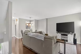 451 Cherryhill Dr, Cecil, PA 15017 - Photo 9