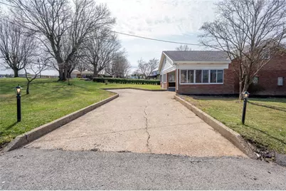 1104 Lakeview Dr, Unity Township, PA 15650 - Photo 3