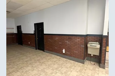 1139 N Main Street Ext, Twp of But NW, PA 16001 - Photo 13